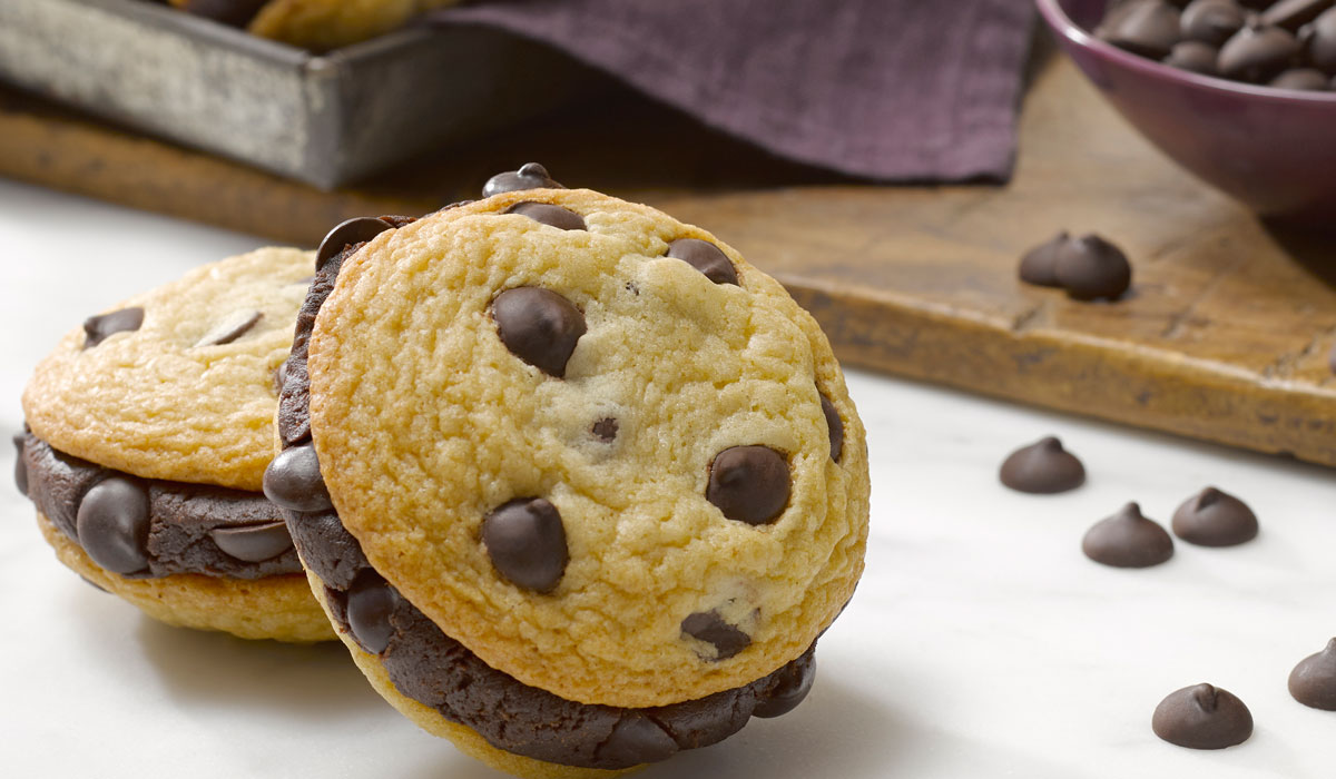 Chocolate Chip Cheesecake Cookies