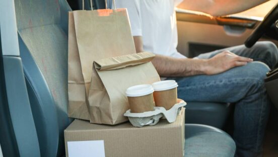 A comprehensive delivery solution will automate how deliveries are dispatched, whether a restaurant is using in-house drivers or third-party fleets.