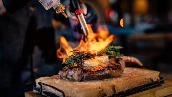 dLeña Tomahawk steak.