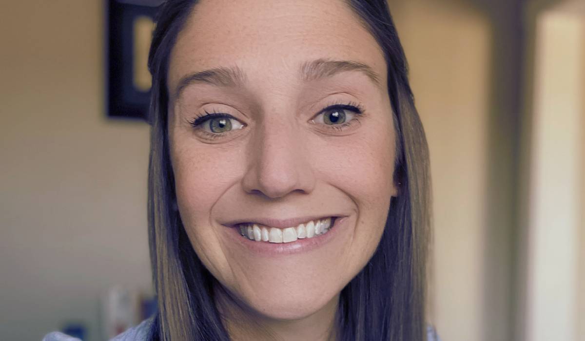 Liz Banks, Good Times Restaurant Inc.
