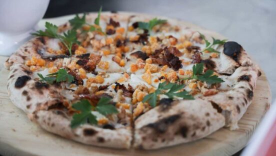 A pizza.